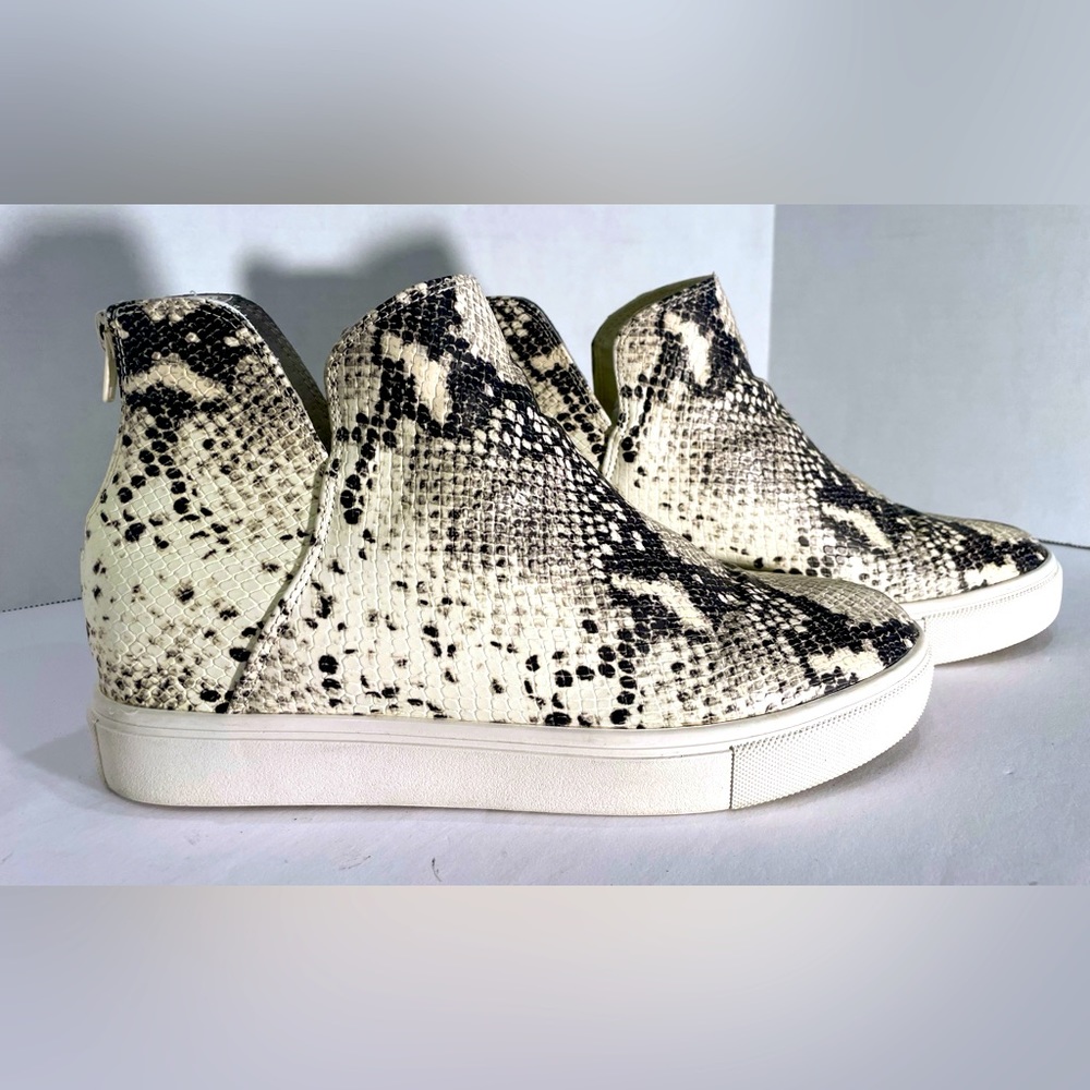 Steve Madden Claud Snake Wedge Women’s Sneaker Zip Size 9